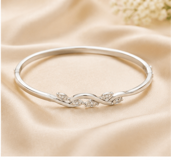 Grace Leaf Silver Everyday Bangle