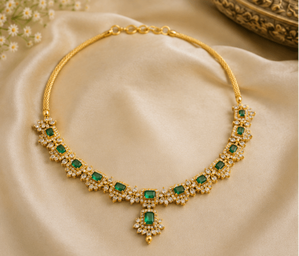 Festive Emerald Gold Necklace